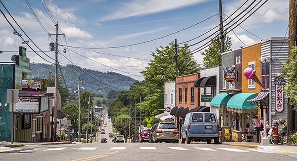 Live Close To All Your Favorite Mountain Adventures In Burnsville NC   Main Street Burnsville 