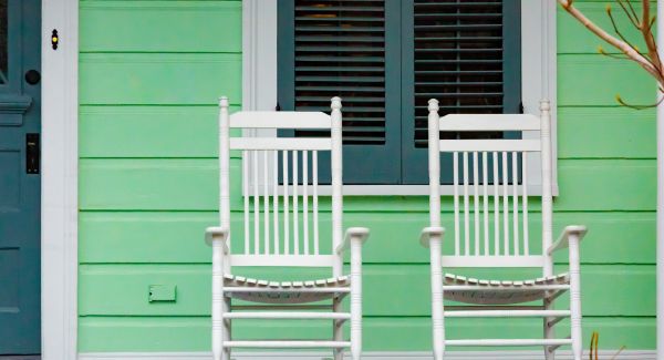 blog 8.20 The best paint colors to make your front door stand out